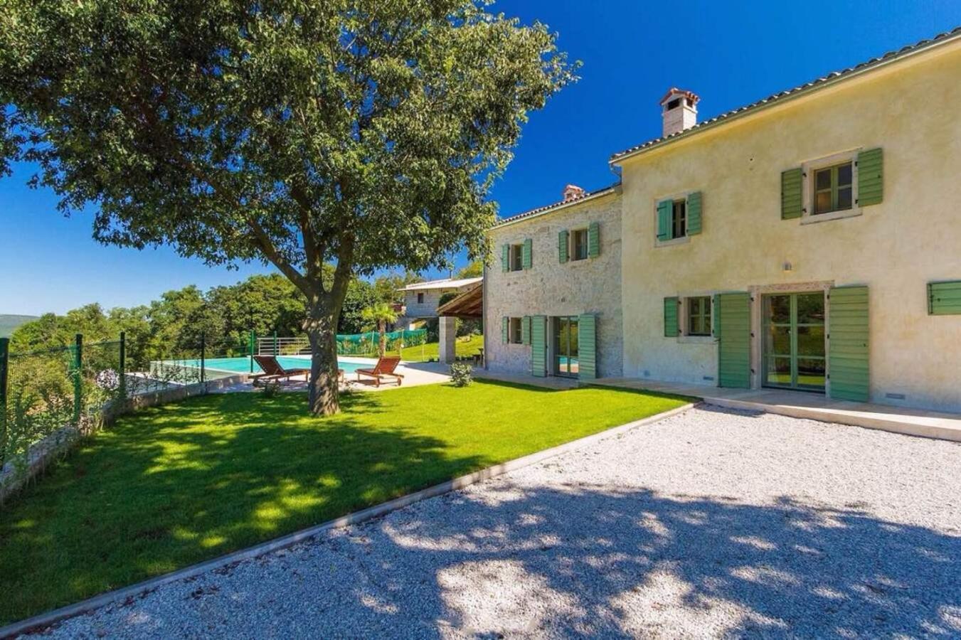 Villa Zvonar Near Motovun With Large Pool And Whirlpool Rakotule Экстерьер фото