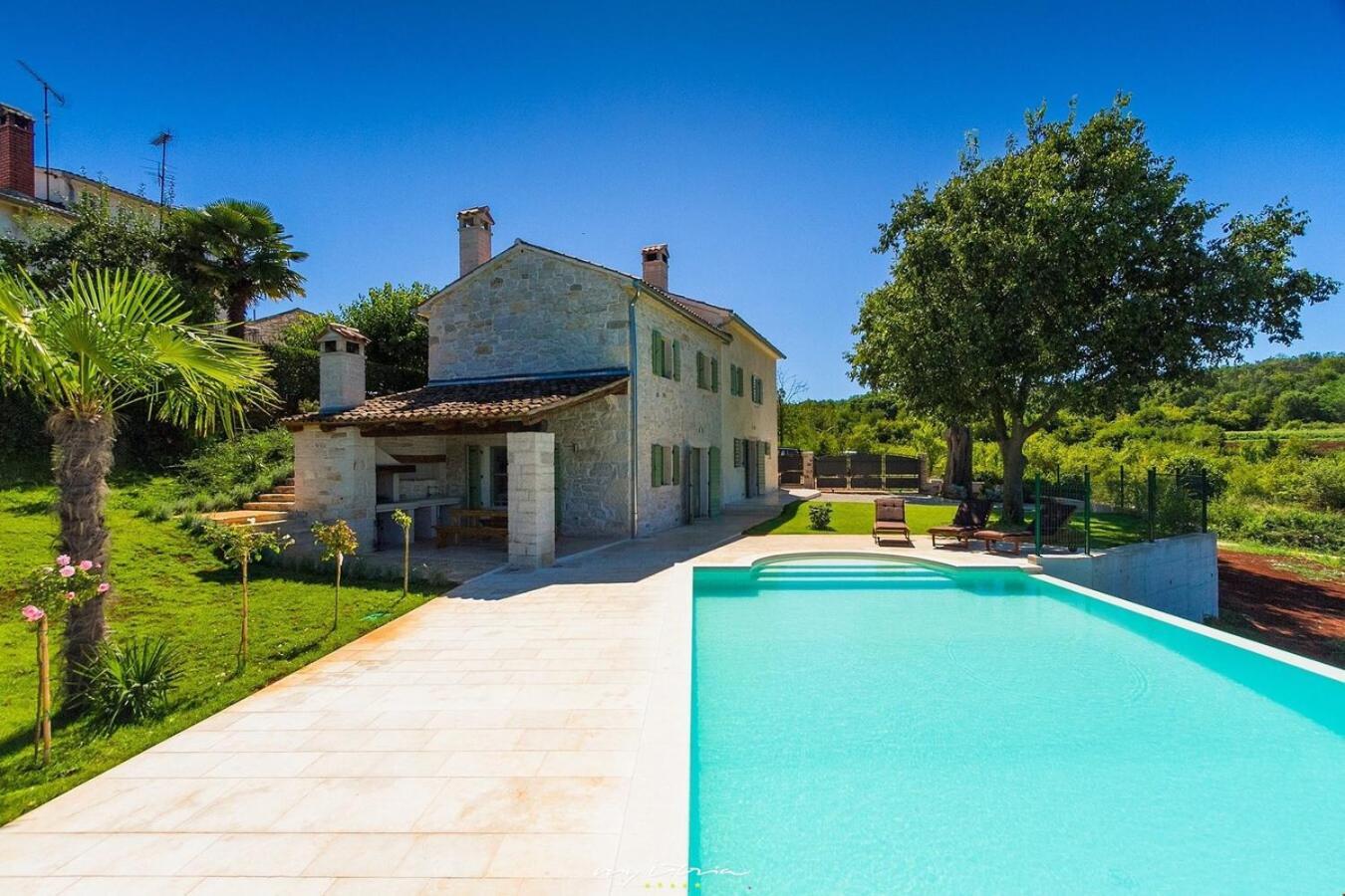 Villa Zvonar Near Motovun With Large Pool And Whirlpool Rakotule Экстерьер фото
